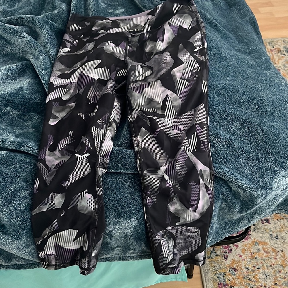 Purple printed workout leggings